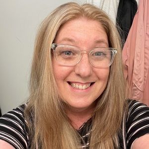 Meet your Posher, Jeannine